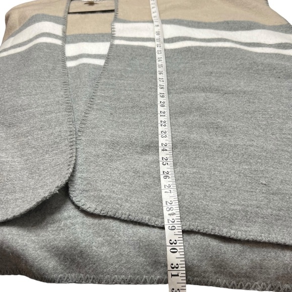 Loft Open Front Poncho Sweater SZ M/L Grey Tan Shawl Blanket Beach Boho Resort - Picture 6 of 7